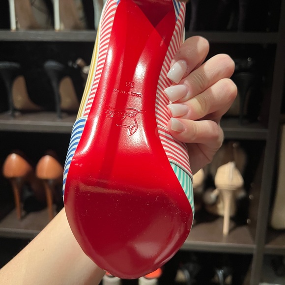 *Brand New* - Louboutin - MARINE ALTA 120 PATENT STRIPES
1200861
Size: 38 - Picture 6 of 13